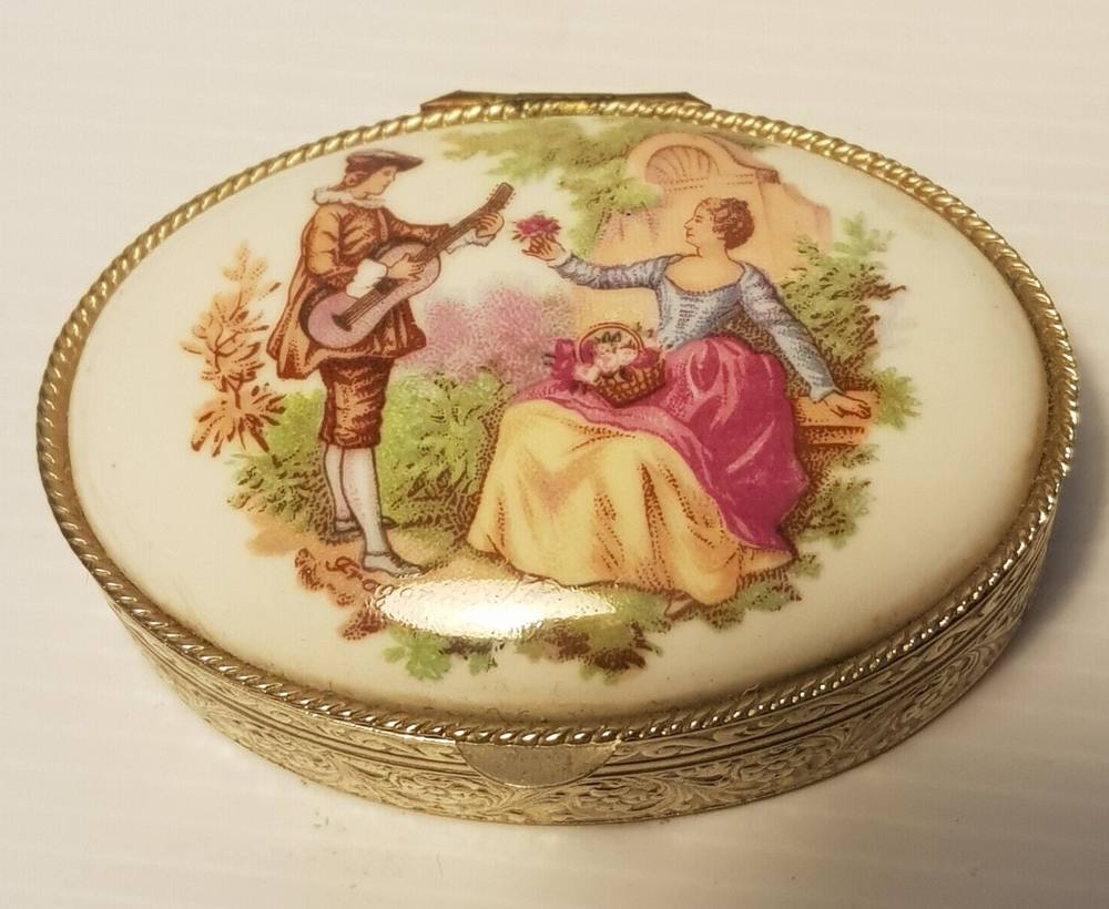 Vintage Fragonard Romantic Porcelain Engraved Jewellery Trinket Box
