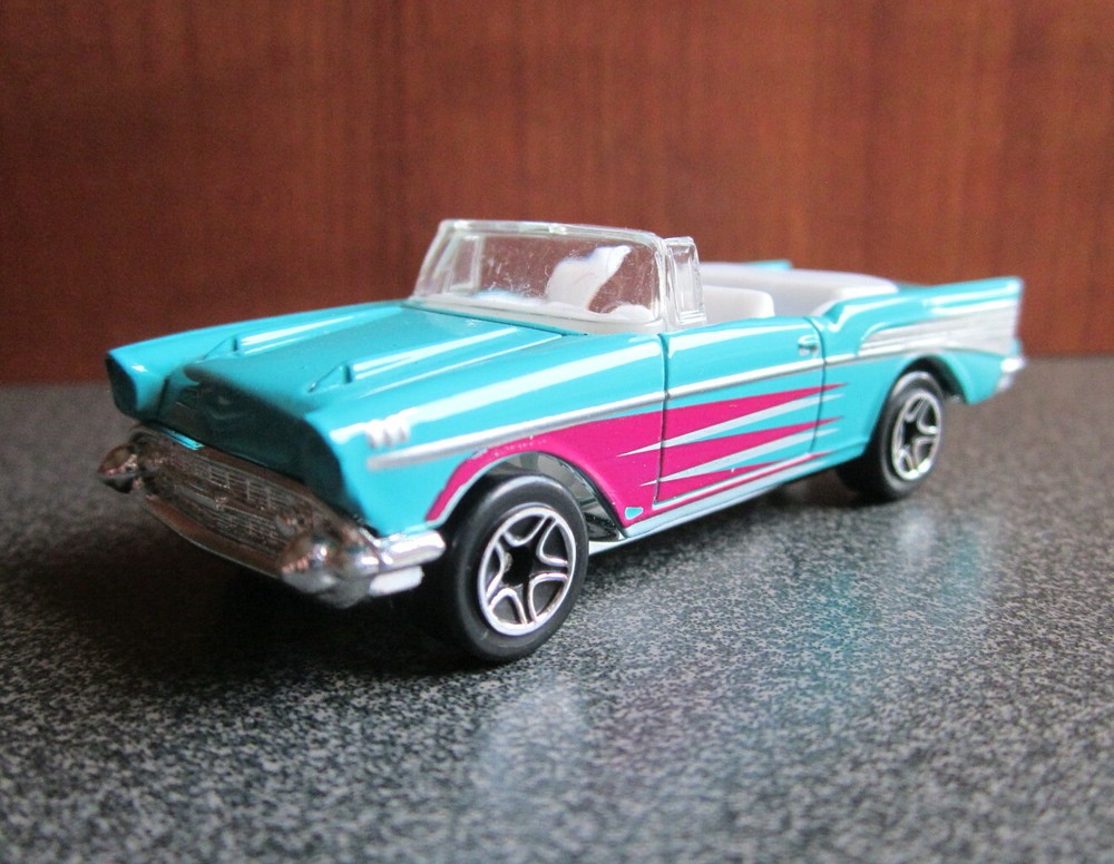 Matchbox 1957 Chevy Convertible, Turquoise, Loose; 1:66