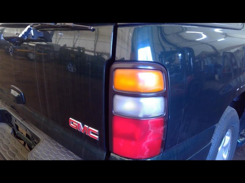 Passenger Right Tail Light Fits 04-06 SUBURBAN 1500 5940860