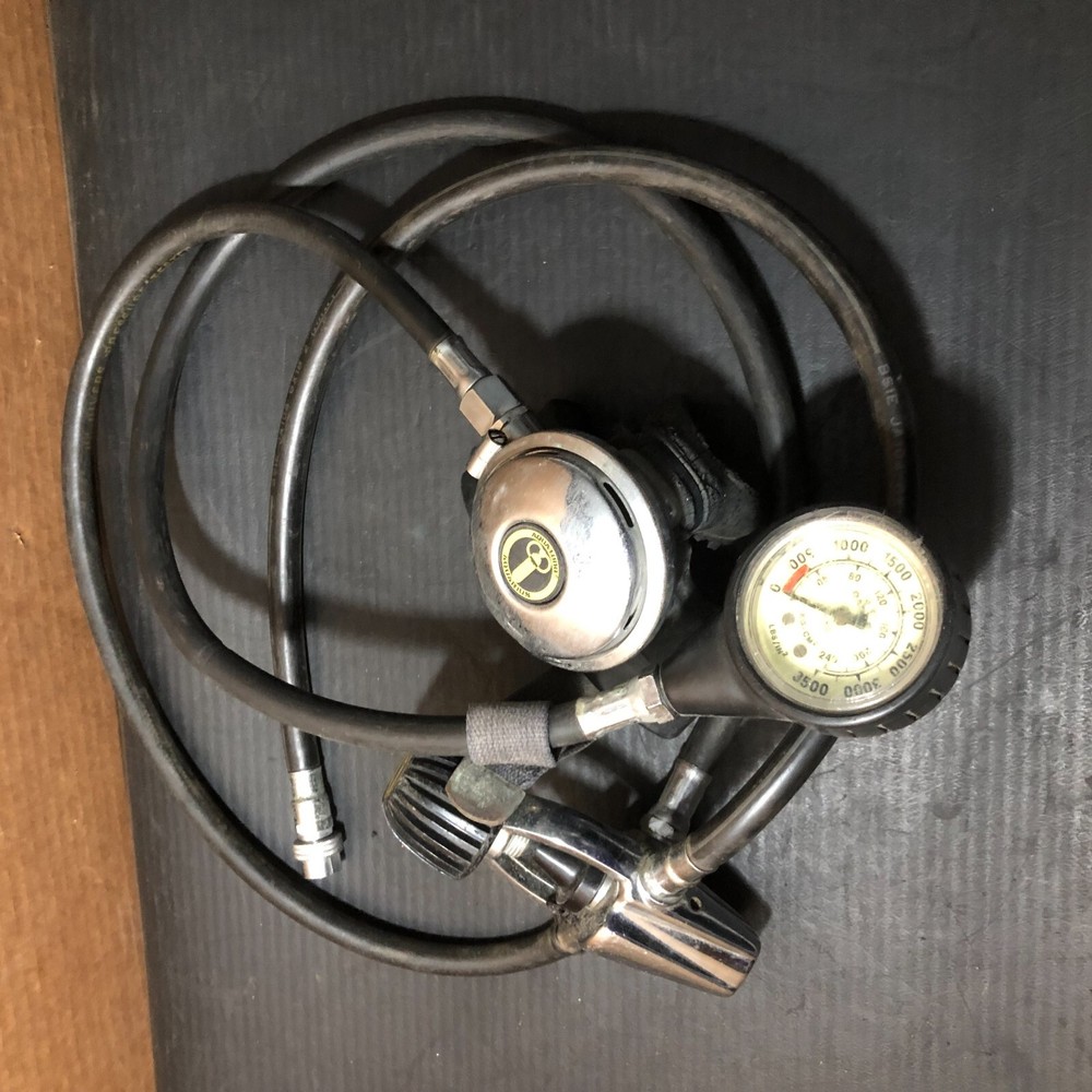 DACOR DIVING EQUIPMENT- REGULATOR PRESSURE GAUGE 1 MOUTH PIECE, FREE SHIP
