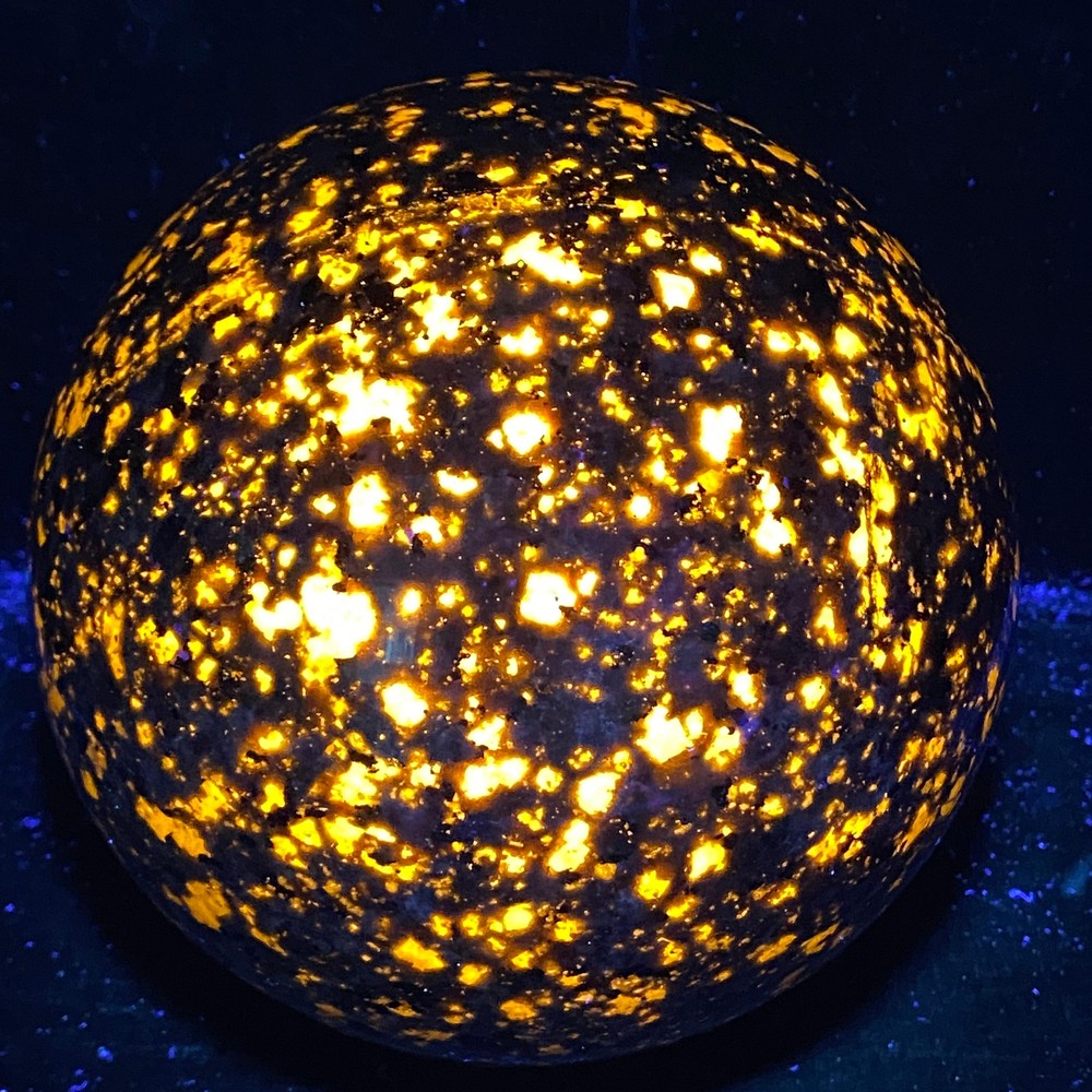 Natural Flame UV Reactive Stone Sphere Crystal Ball for Reiki Healing 4380G