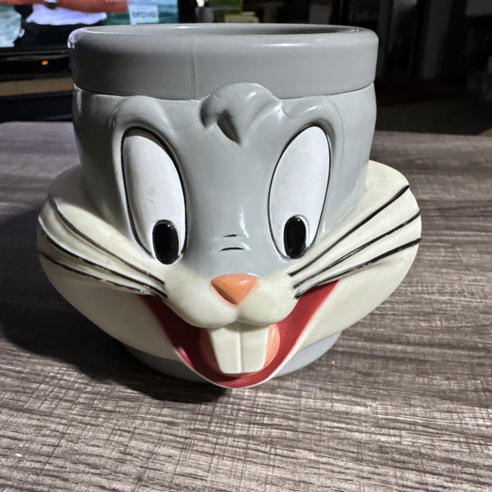 Vintage 1992 Warner Bros Bugs Bunny Looney Tunes Hard Plastic Cup Mug Sealed