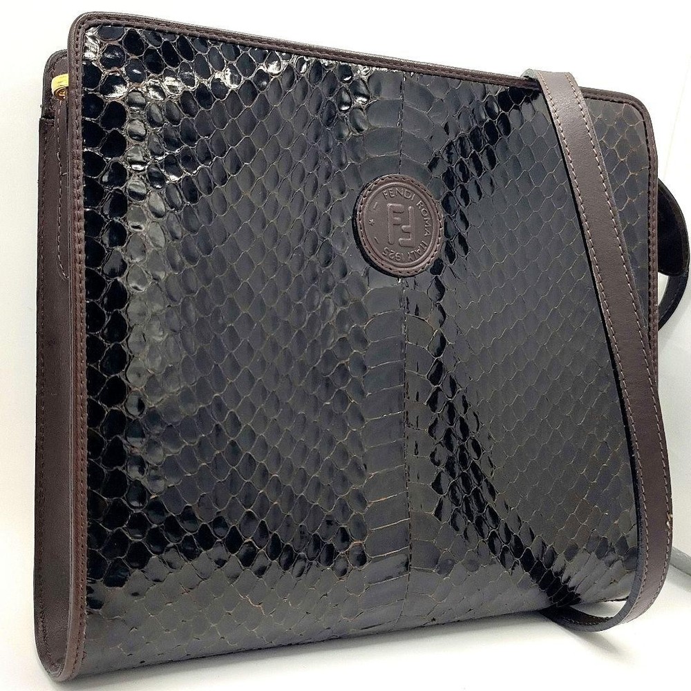 FENDI Black Leather Shoulder Bag Authentic I060257