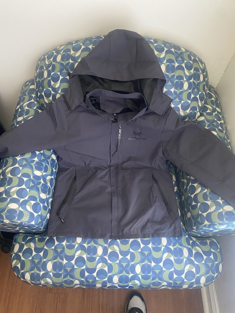 Arc'teryx Grey Waterproof Lightweight Outdoor Jacket for Men and Women