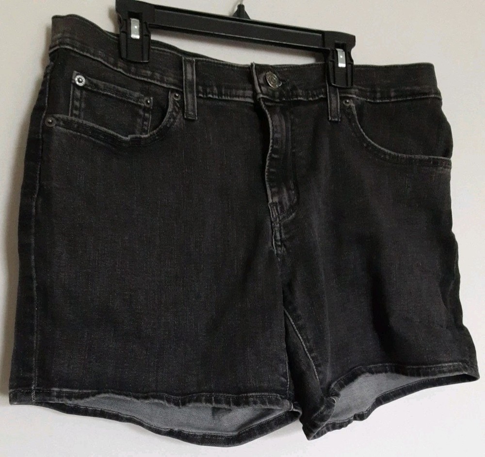 Levi Strauss Womens Shorts Size 31