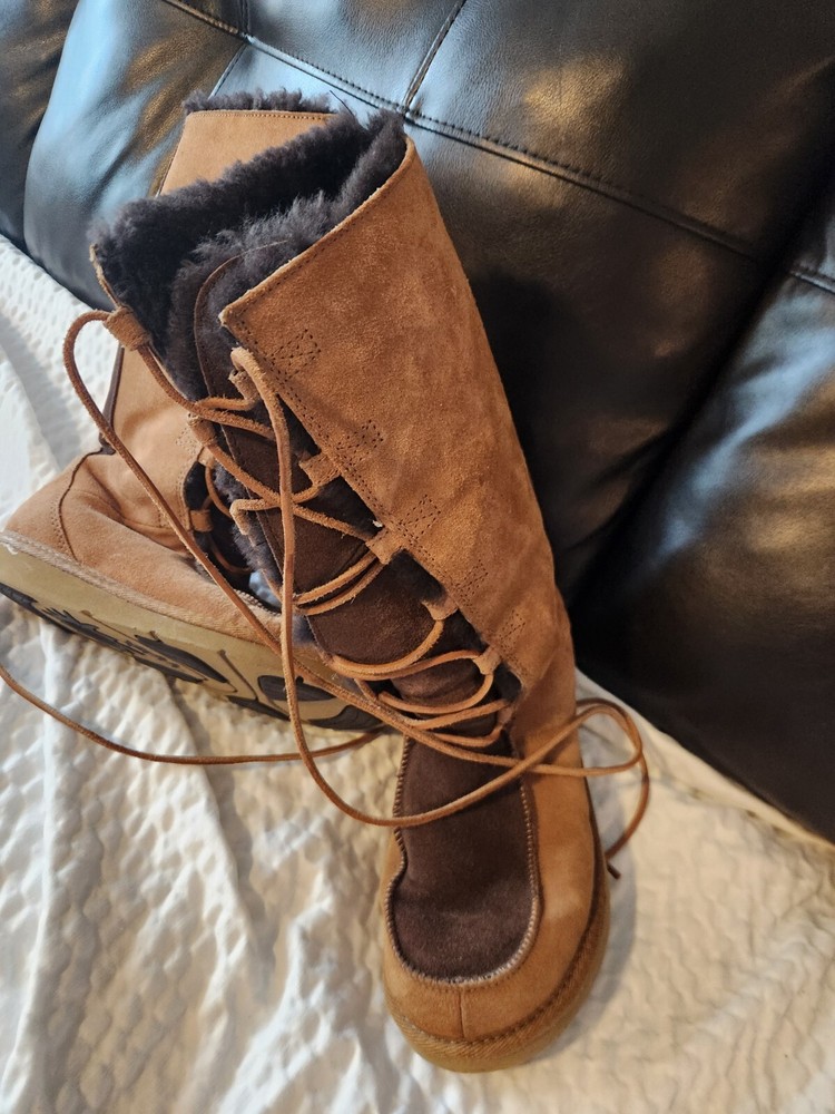 Ladies UGG BOOTS size 6
