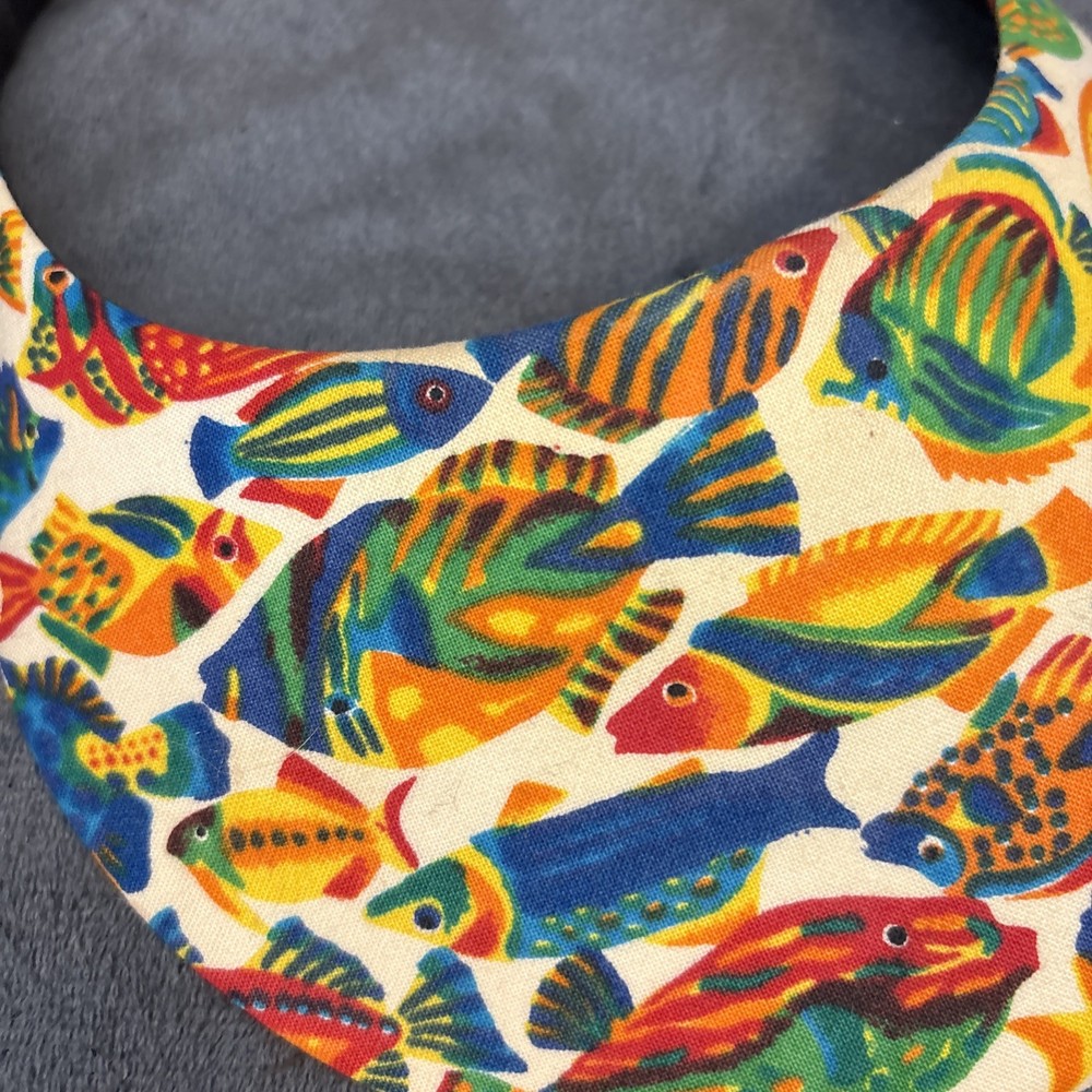 No Headache Midsize Corall Fishy Round Brim Womens Sun Visor