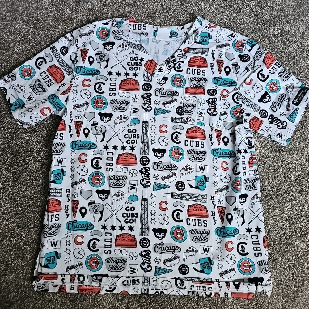 Chicago Cubs Wrigley Field Size Large White Medical Scrub Top Short Sleeve