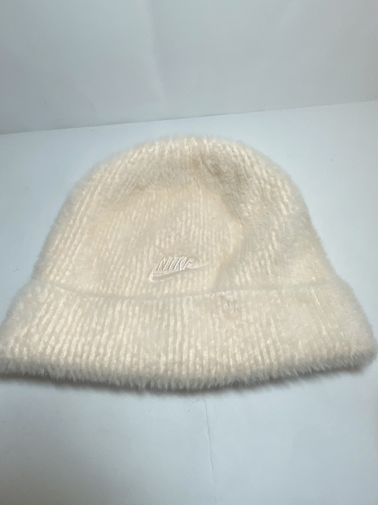 NWT Women's Nike Peak Beanie Guava Ice