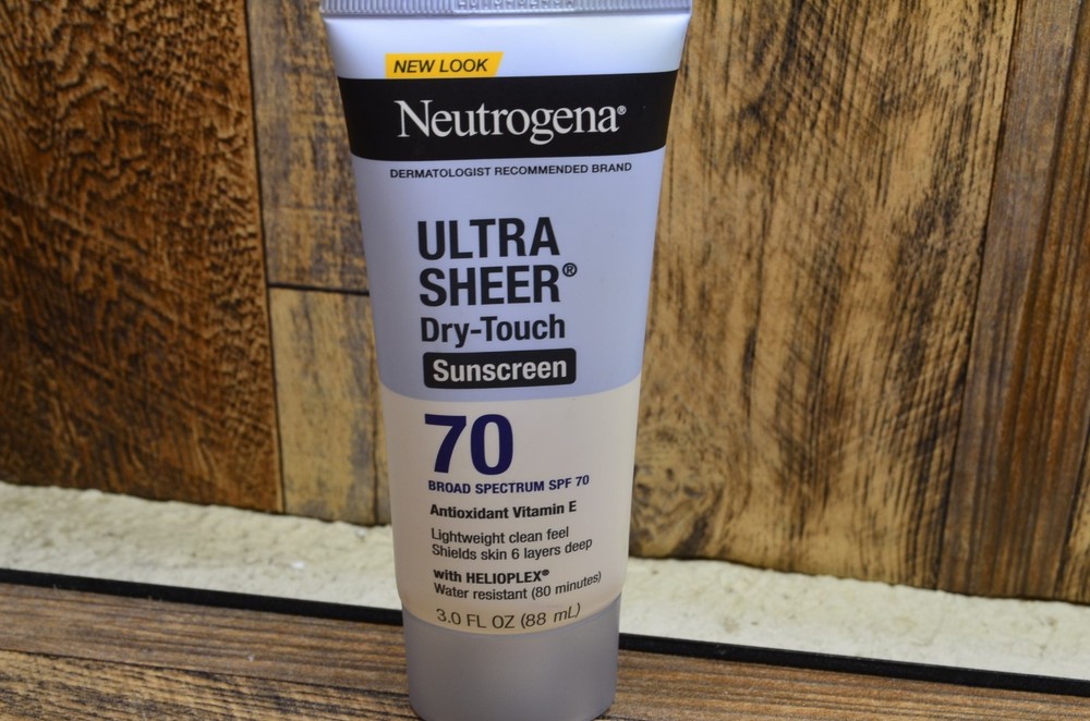 Neutrogena Ultra Sheer SPF 70 Sunscreen Lotion 3oz Water Resistant Dry-Touch