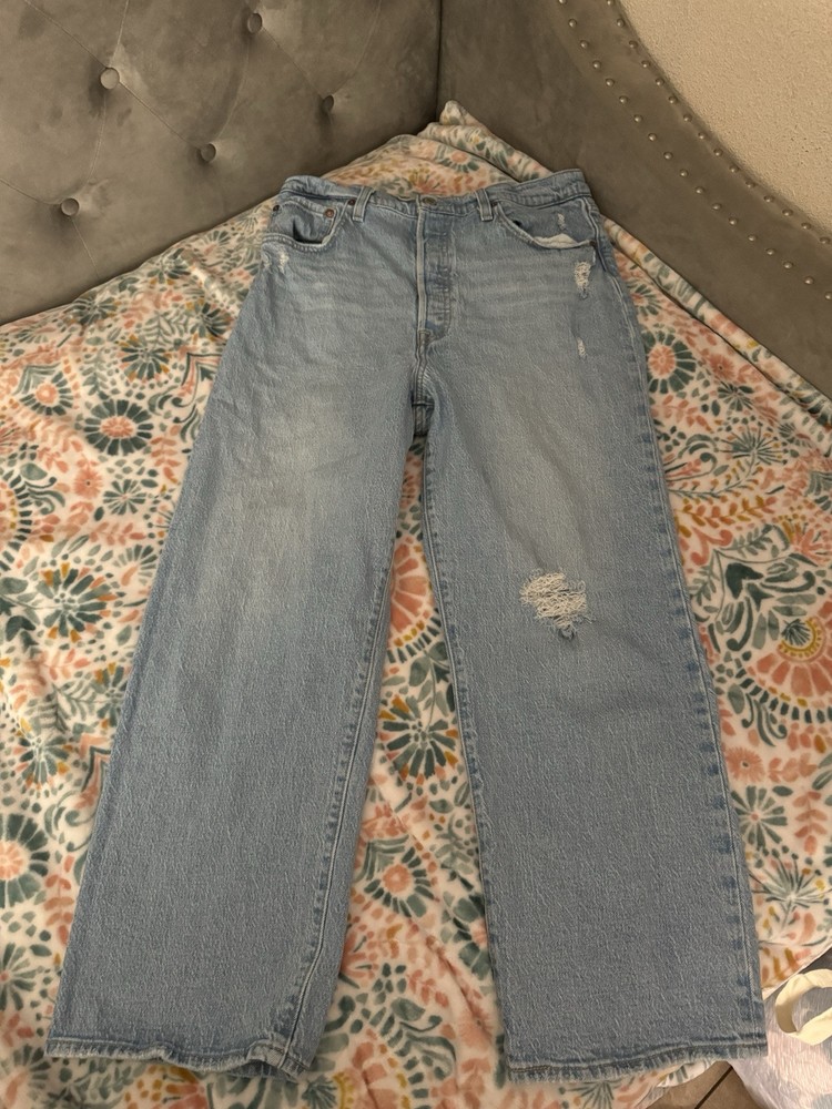 Levis Premium Womens Rib Cage Straight Ankle Distressed Jeans Size 31x28