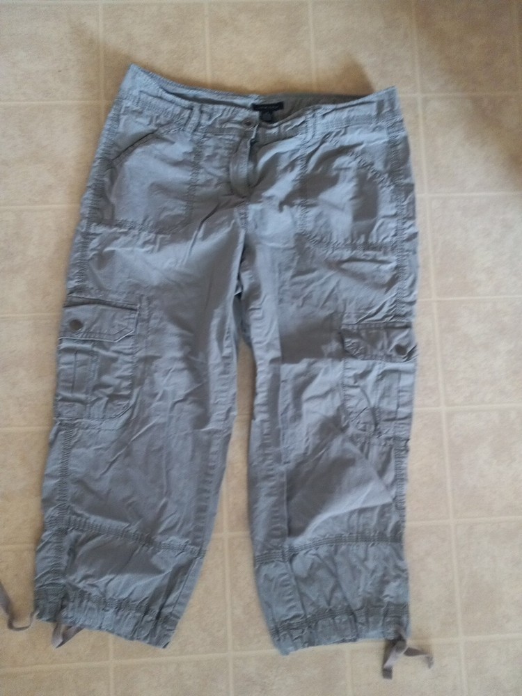 Tommy Hilfiger Women’s Khaki Cargo Cropped Pants with Drawstring Leg