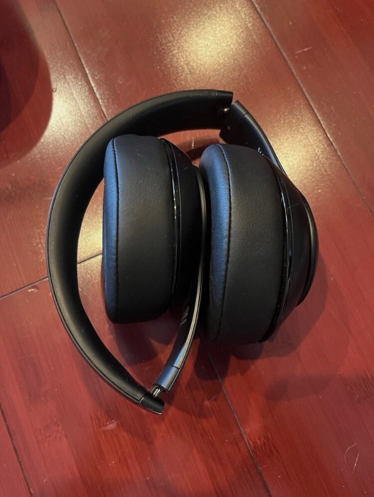 Beats by Dr. Dre MQ562LL/A Over the Ear Headphones - Matte Black Studio3