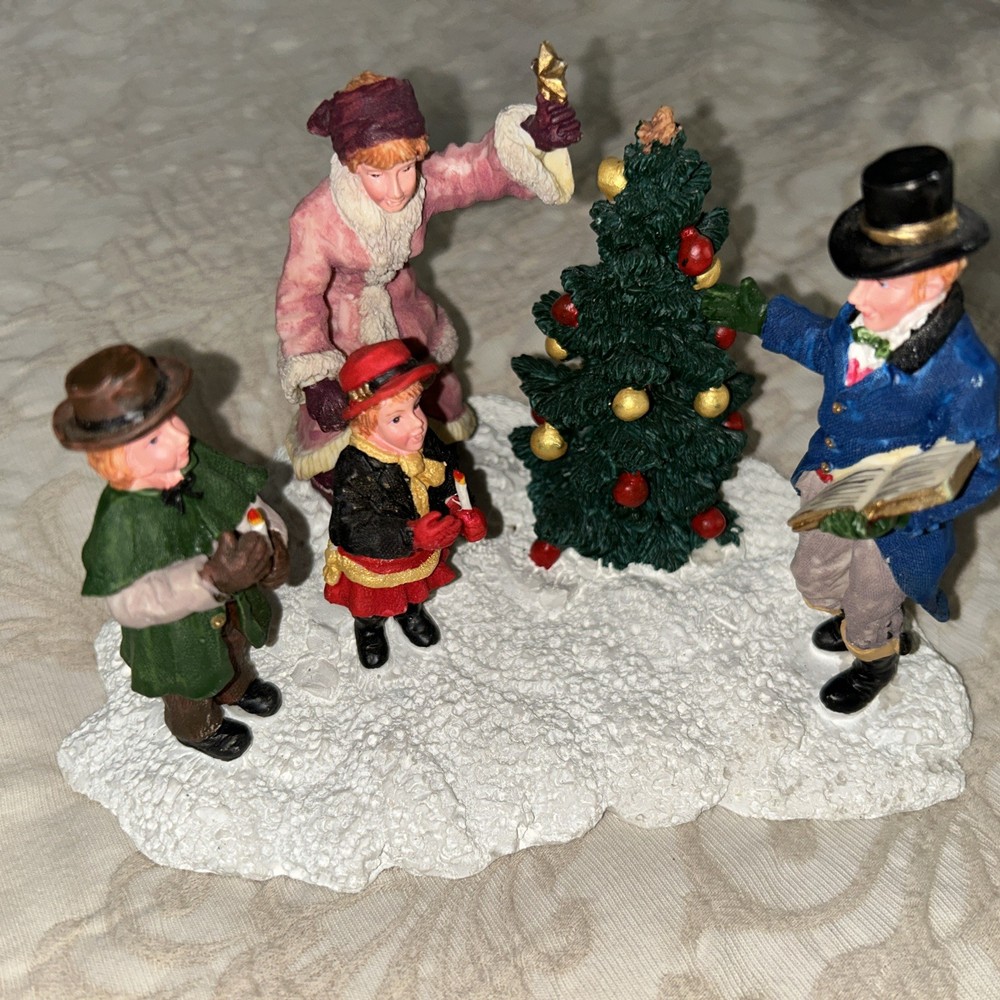 Lemax 77020 Memory Makers Christmas Tree Song Figurine 1997 Collectible