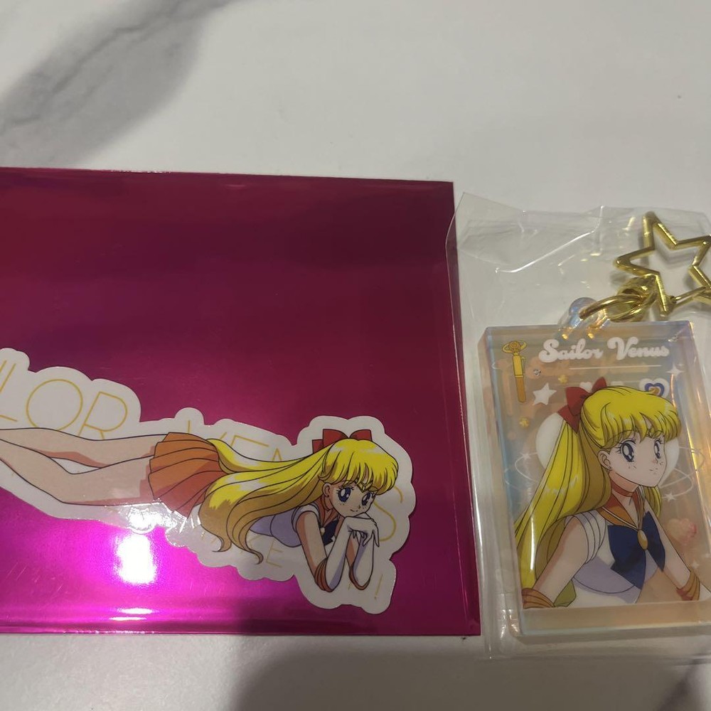 Sailor Moon Aurora Acrylic Keychain Venus  New Collectible Charm