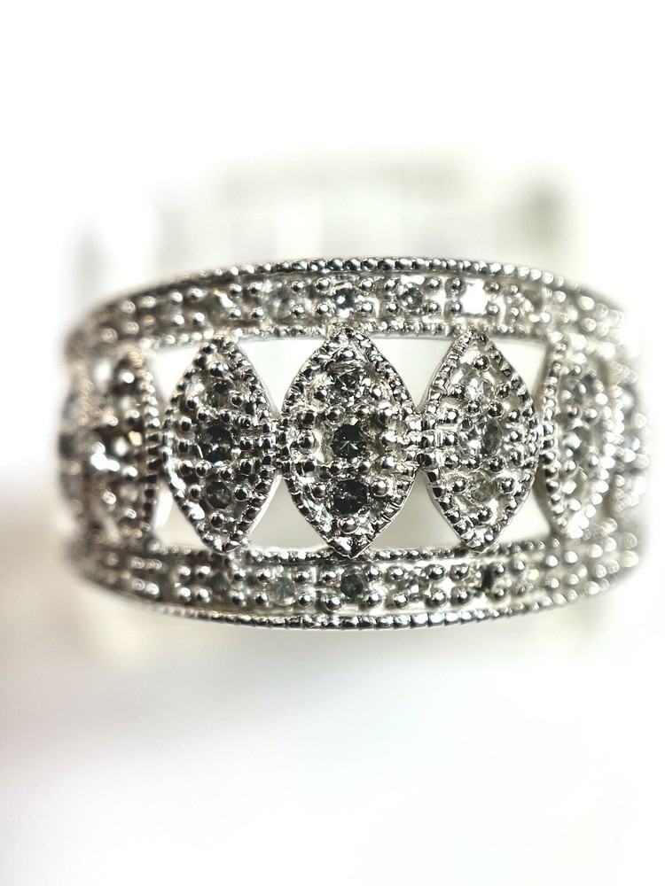 10kt White Gold Wide Diamond Ring Size 7 .40ct.