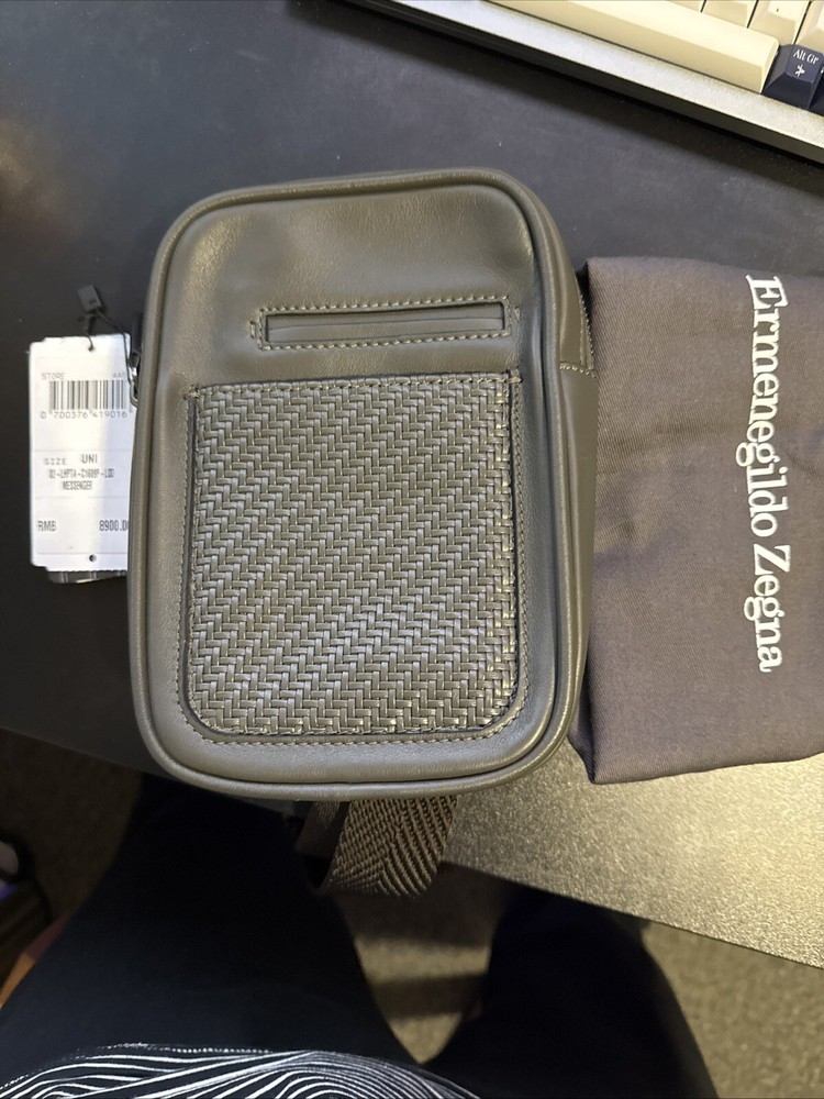 Leica | Zegna Insta-Pack, Loden, Never used before. Fits compact cameras