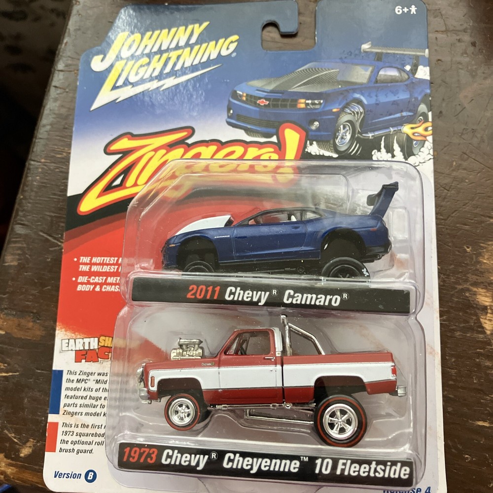 Johnny Lightning Zingers 2 Pack '11 Chevy Camaro/‘73 Chevy Cheyenne 10 Fleetside
