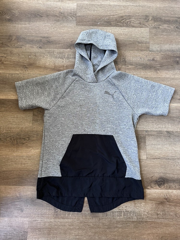 Short Sleeve hoodie Size M Color Gray Black PUMA Reflect Decal WorkOut Pouch ￼
