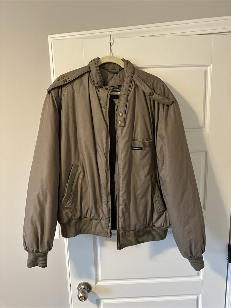 Vintage Members Only Bomber Jacket in Beige Tan Size 46 for Men-image