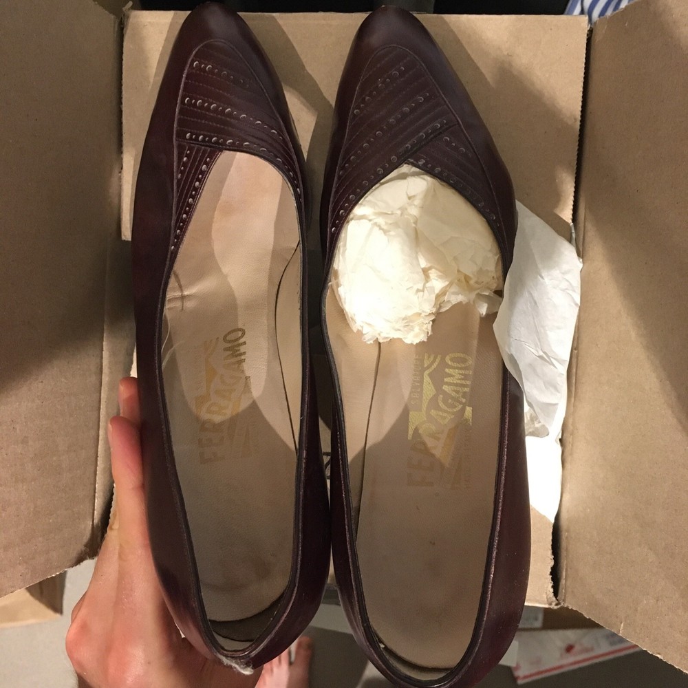 Vintage Salvatore Ferragamo Burgundy Leather Heels Italy Size 9.5B