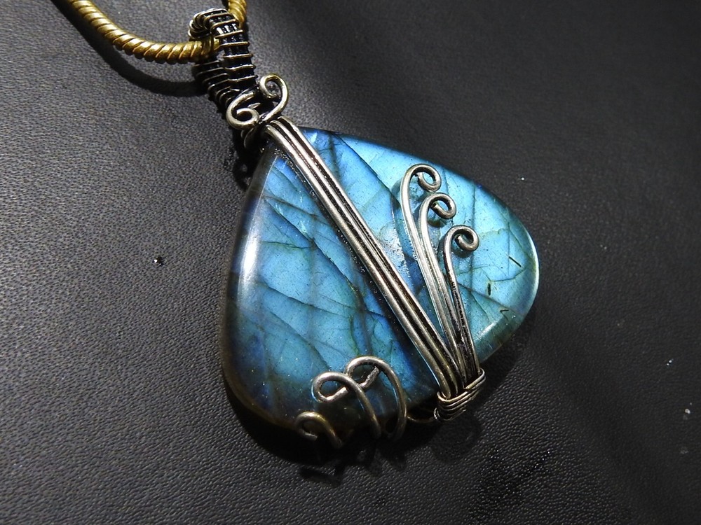 Labradorite Brass Pendant Silver Oxidised Polished Wire deigning Jewelry