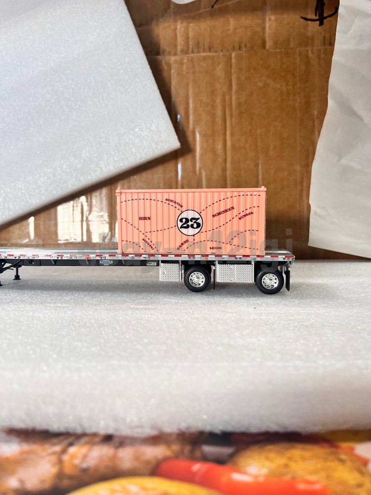 1:64 Scale 20ft Pink Pig Racing Container Diecast Model