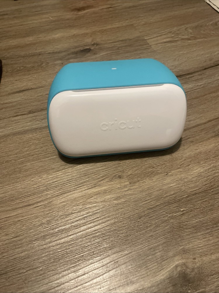 Cricket Joy With Case And Cricket Joy Crafting Materials