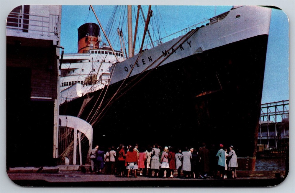 Vintage 1939 Queen Mary Ocean Liner Cruise Ship Postcard G6 Docked Close Up