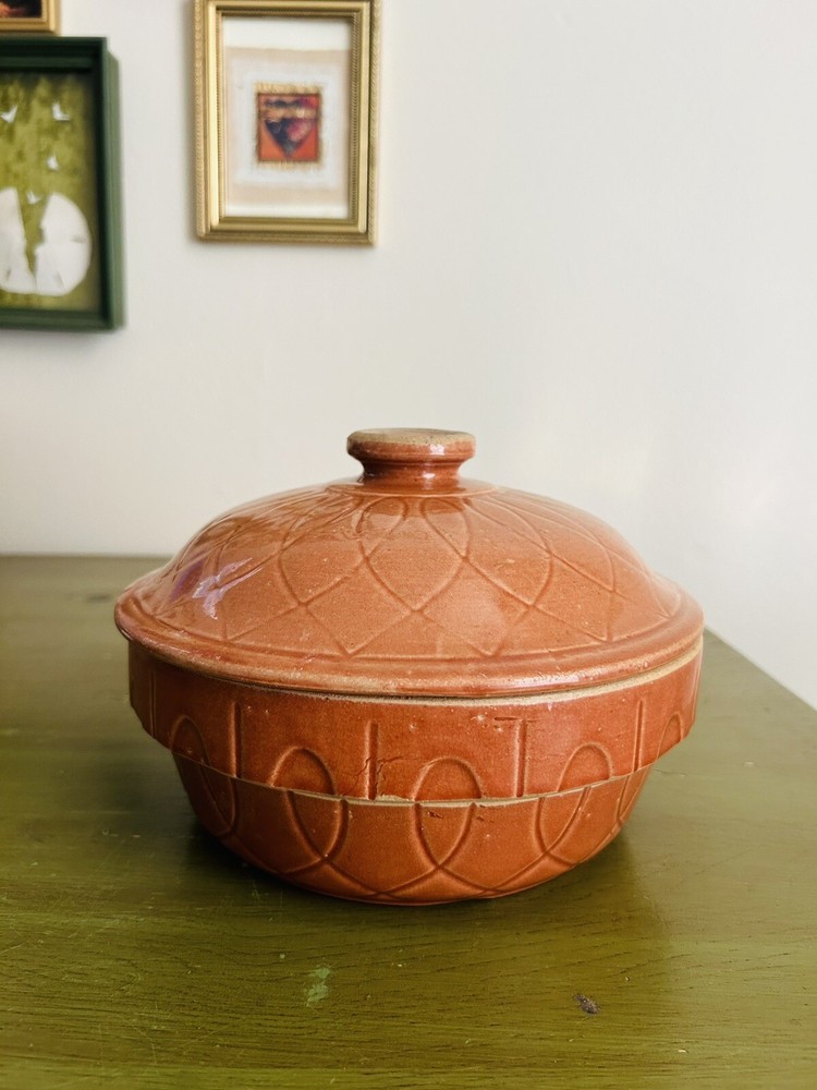 Vintage Watts ovenware bowl with lid for baking and serving