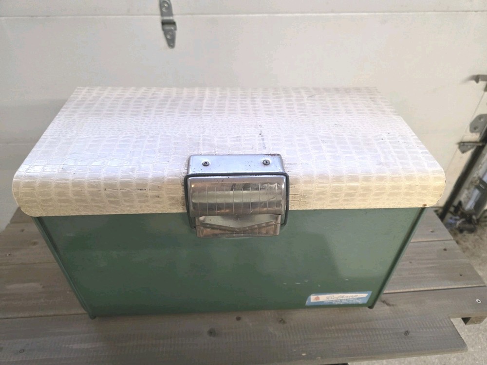 Vintage Rare  1950's Belknap Camping Picnic Cooler/Ice Chest NOS  Original