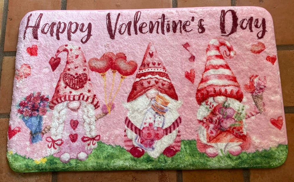 Festive Valentine’s Day Plush Gnome Doormat 28 x 17 Indoor NWOT