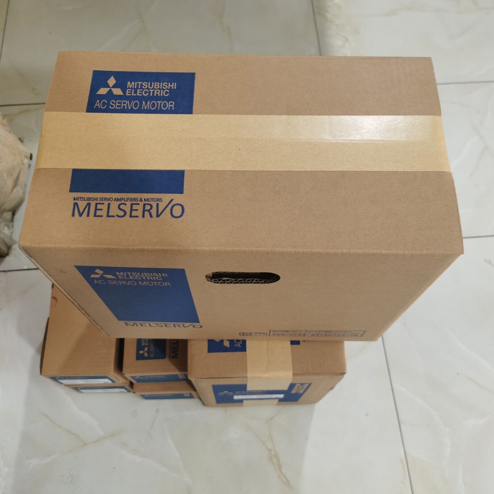 ONE NEW SERVO ENGINE HF104S-A42 BOXED #A6-37
