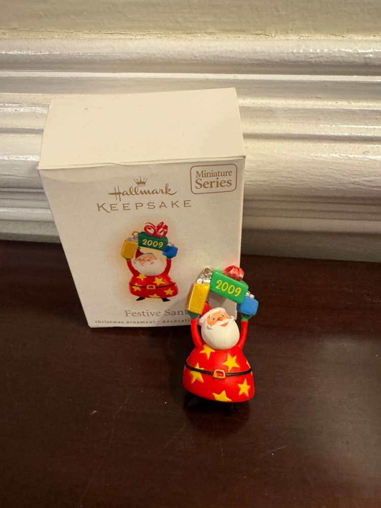 Hallmark Keepsake Ornament 2009 Festive Santa