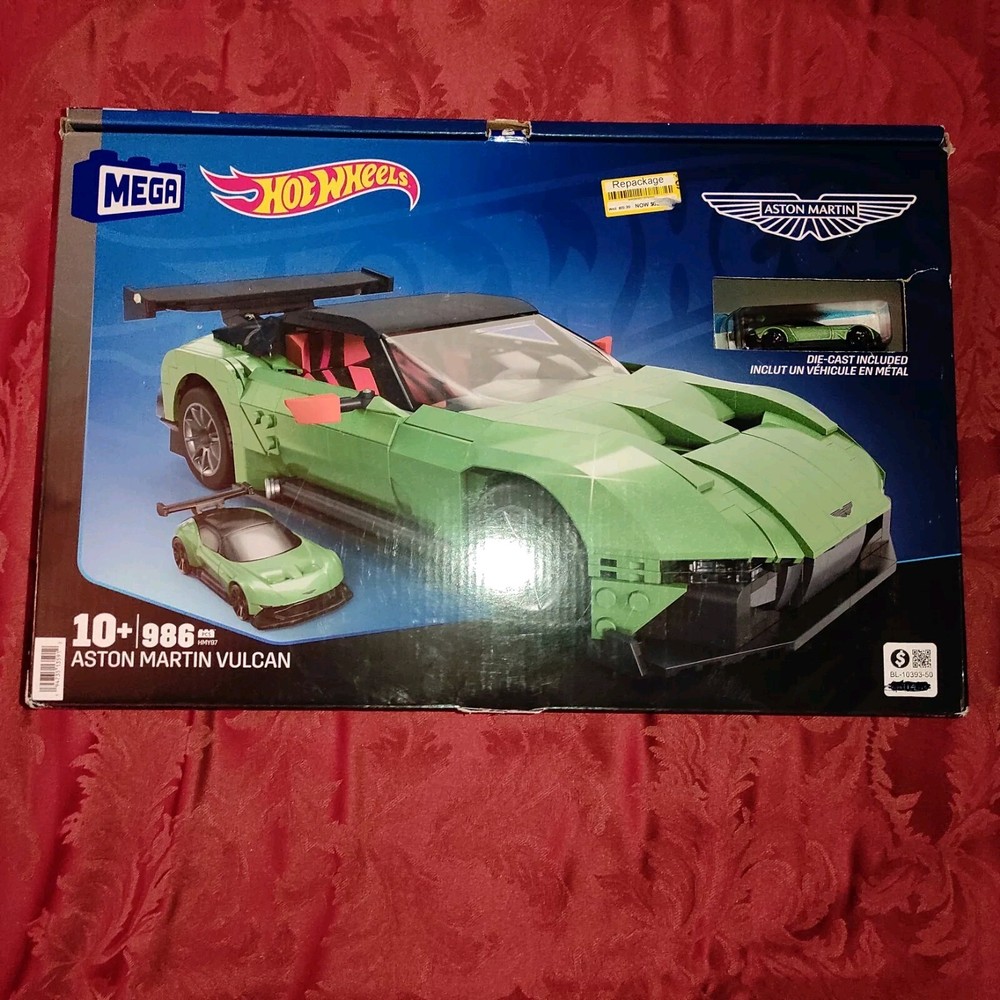 MEGA Hot Wheels Aston Martin Vulcan Collectible Building Set - 986pcs