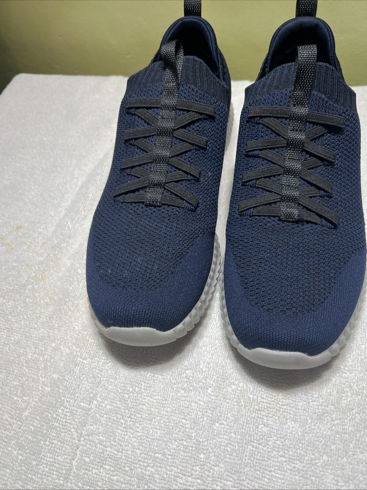 Skechers Size 9.5 Comfortable Walking Shoes for Men and Women