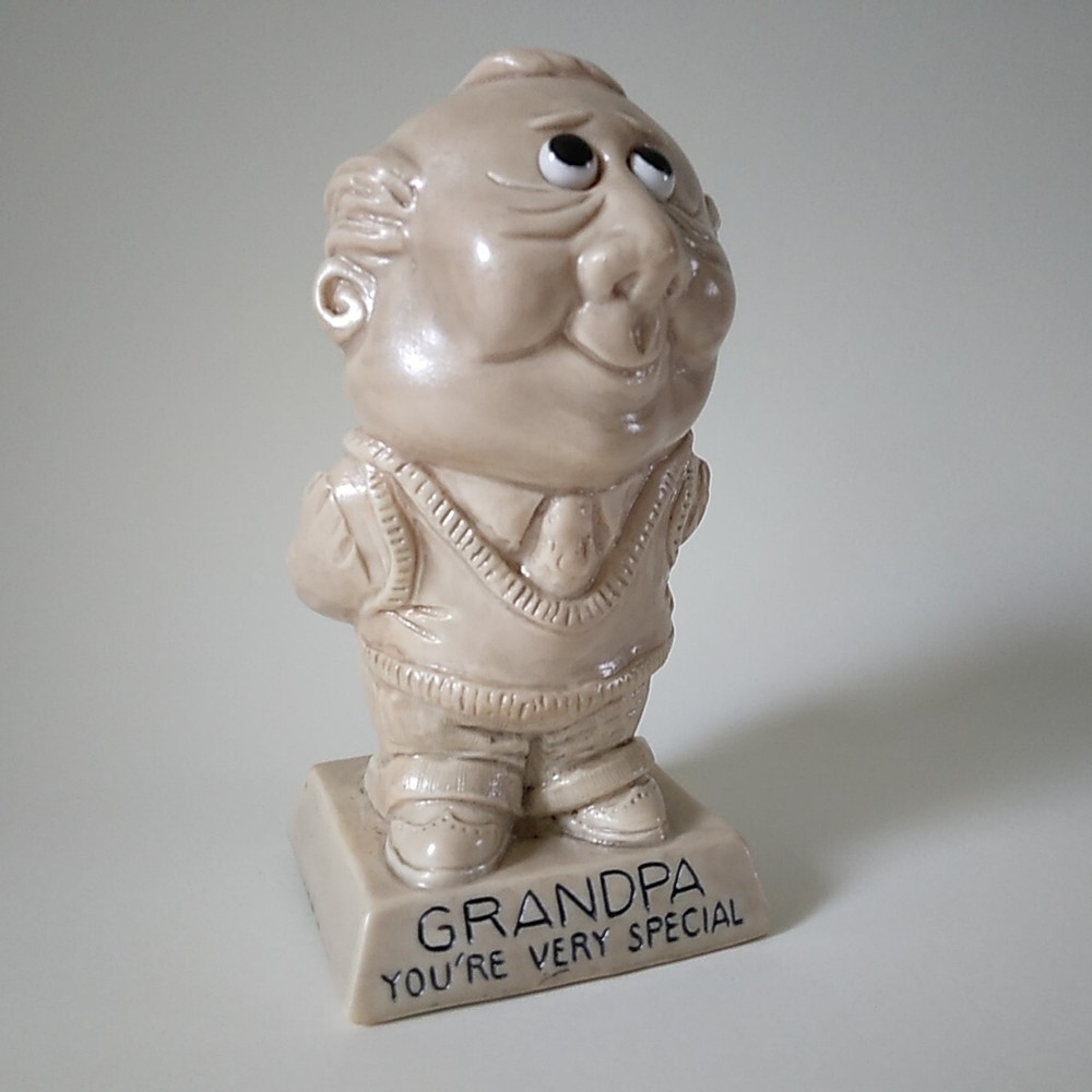 Vintage R & W Berries Co's. Figurine 1973 