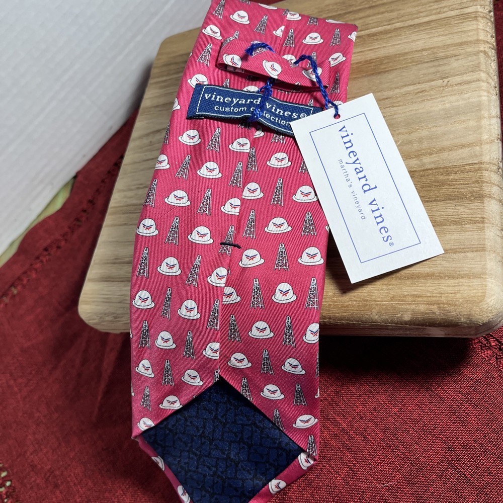 Vineyard Vines Custom Collection Silk Tie • NEW WITH TAGS
