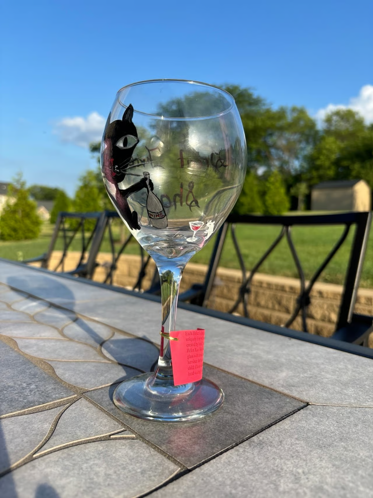 Hand Painted Wine Glass “Great Friends Share” (READ DESCRIPTION)