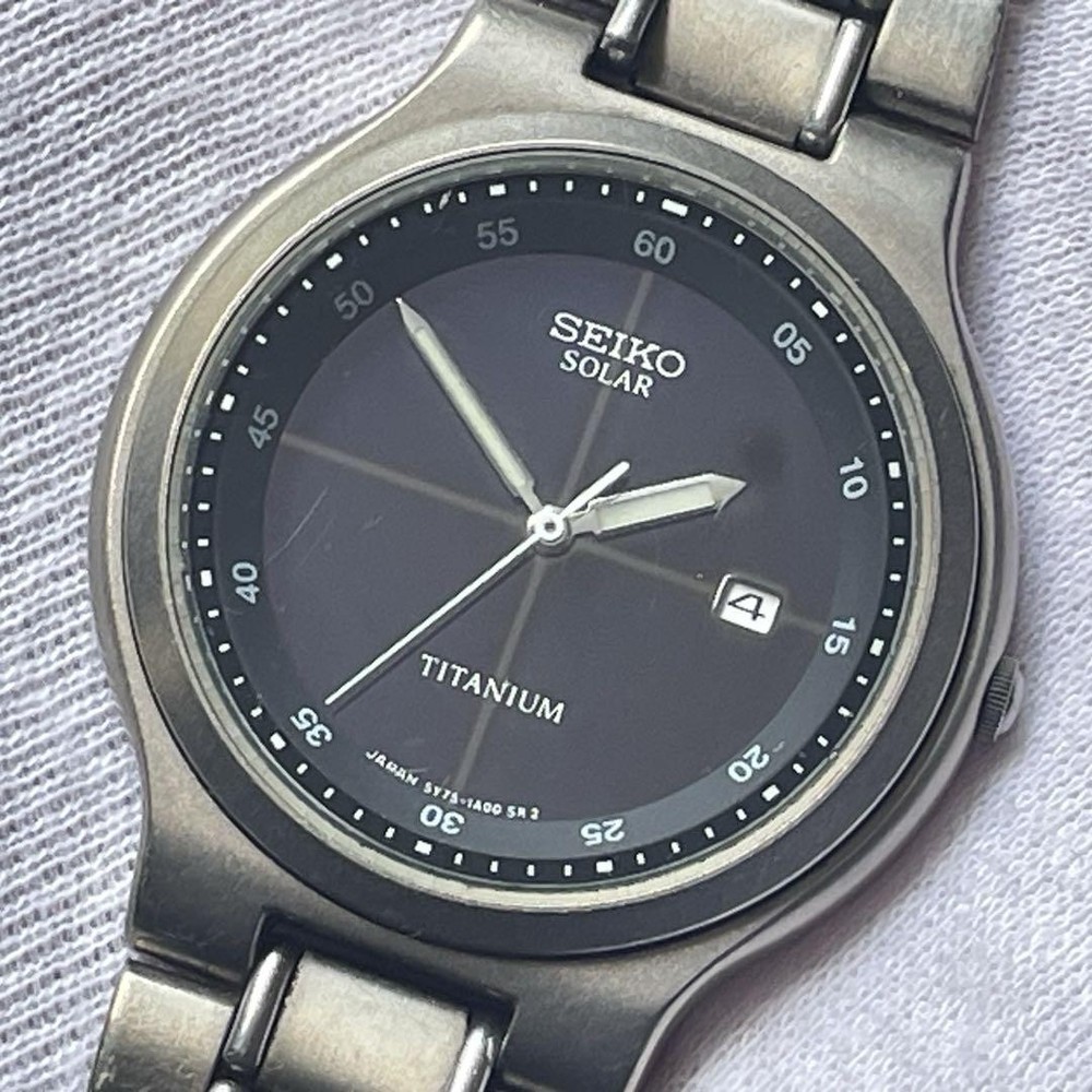 Seiko Solar Titanium Watch 5Y75-1A00 Mens Timepiece