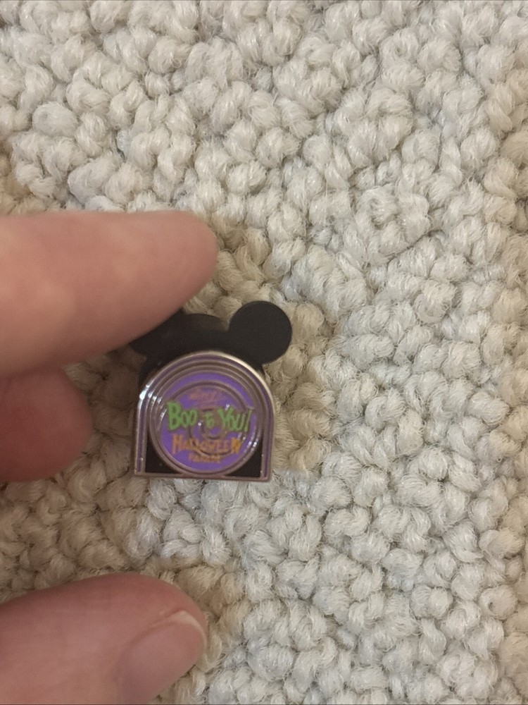 Disneyland Tiny Kingdom Series 4 Mickey’s Boo to You Halloween Parade Pin LR HTF
