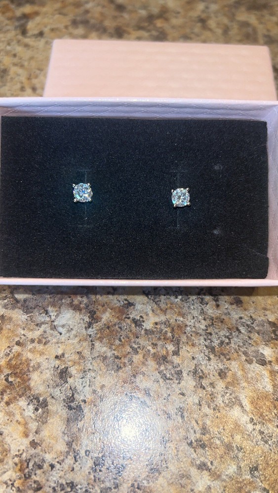 Sparkling Moissanite Stud Earrings for Women