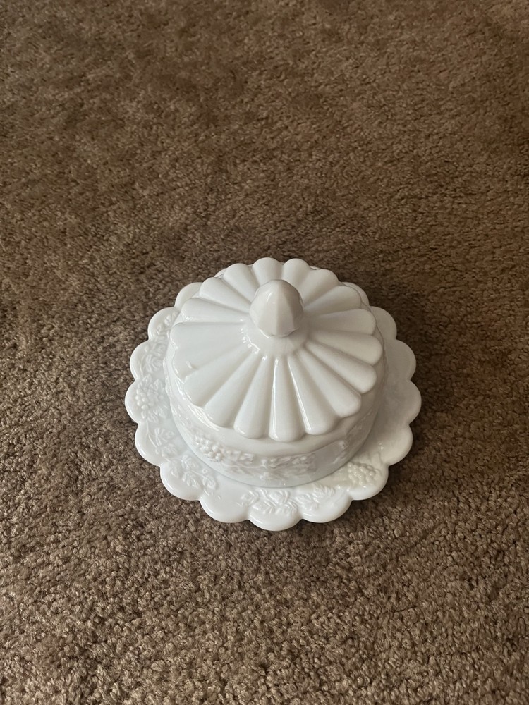 vintage westmoreland milk glass cheese plate