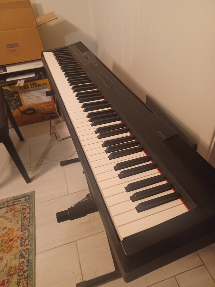 Yamaha P105 DIGITAL PIANO