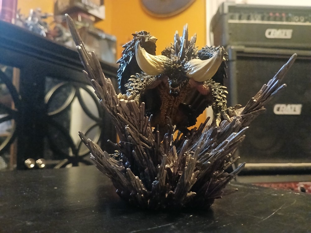 CAPCOM MONSTER HUNTER WORLD COLLECTOR'S EDITION Nergigante Figure 2018