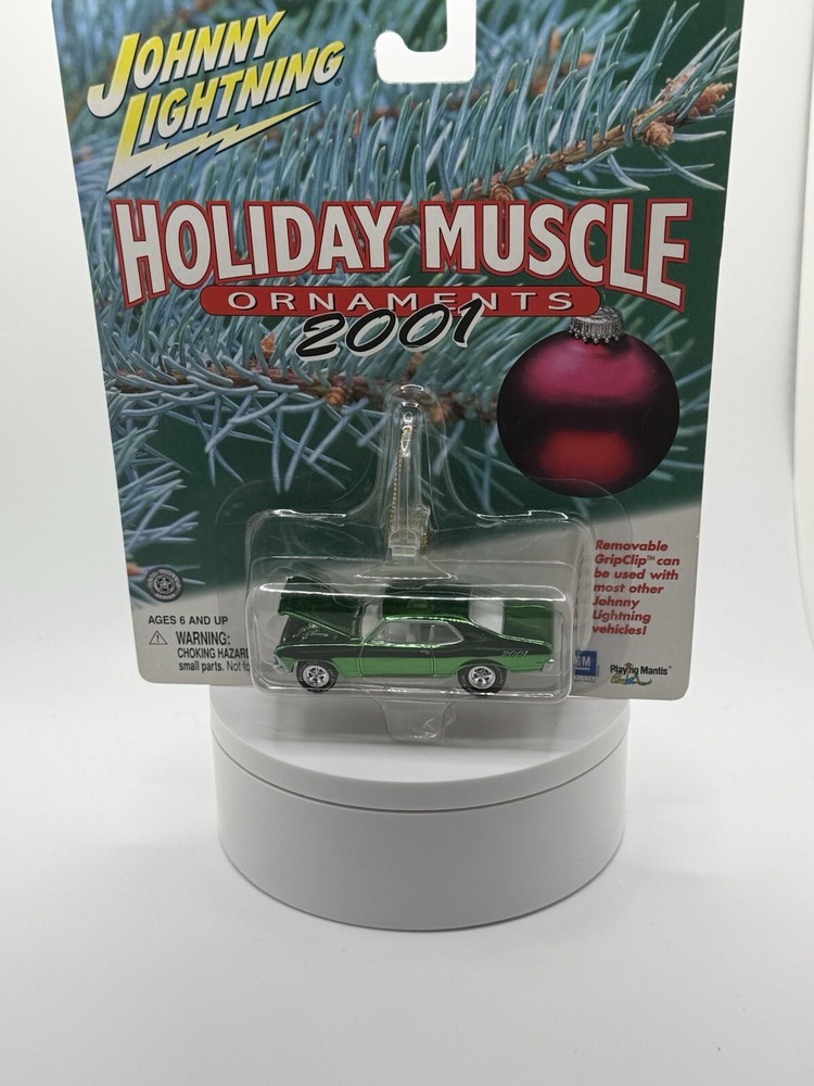 Johnny Lightning 2001 Holiday Muscle - 72 Chevy Nova - Green