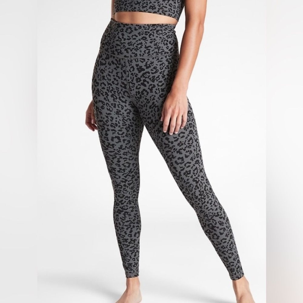 Athleta Leopard Print Elation Ultra High Rise Tight in XSmall Spring Night