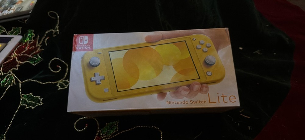 Nintendo Switch Lite HDH-001(Japanese version) 32GB - Bannana yellow