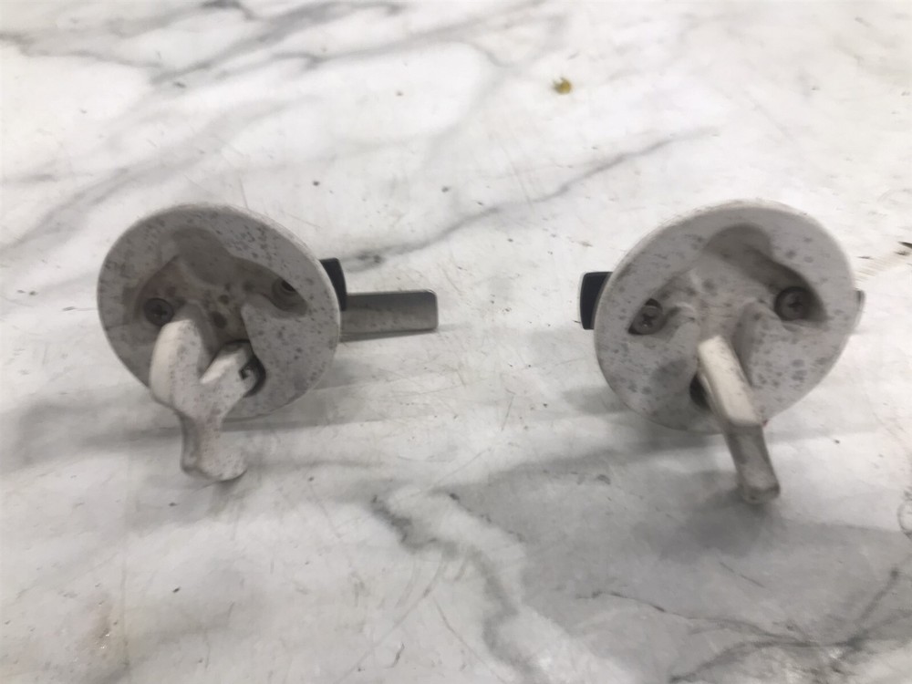 02 Bayliner Ciera 2855 Boat round circular deck hatch latch latches