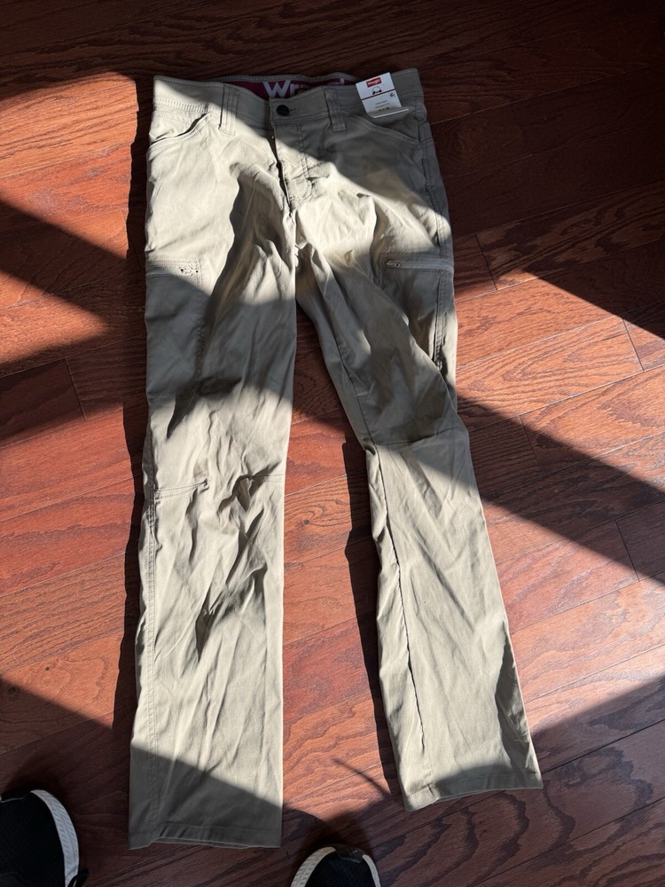 Wrangler Mens Straight Fit Dress Pants 30x30